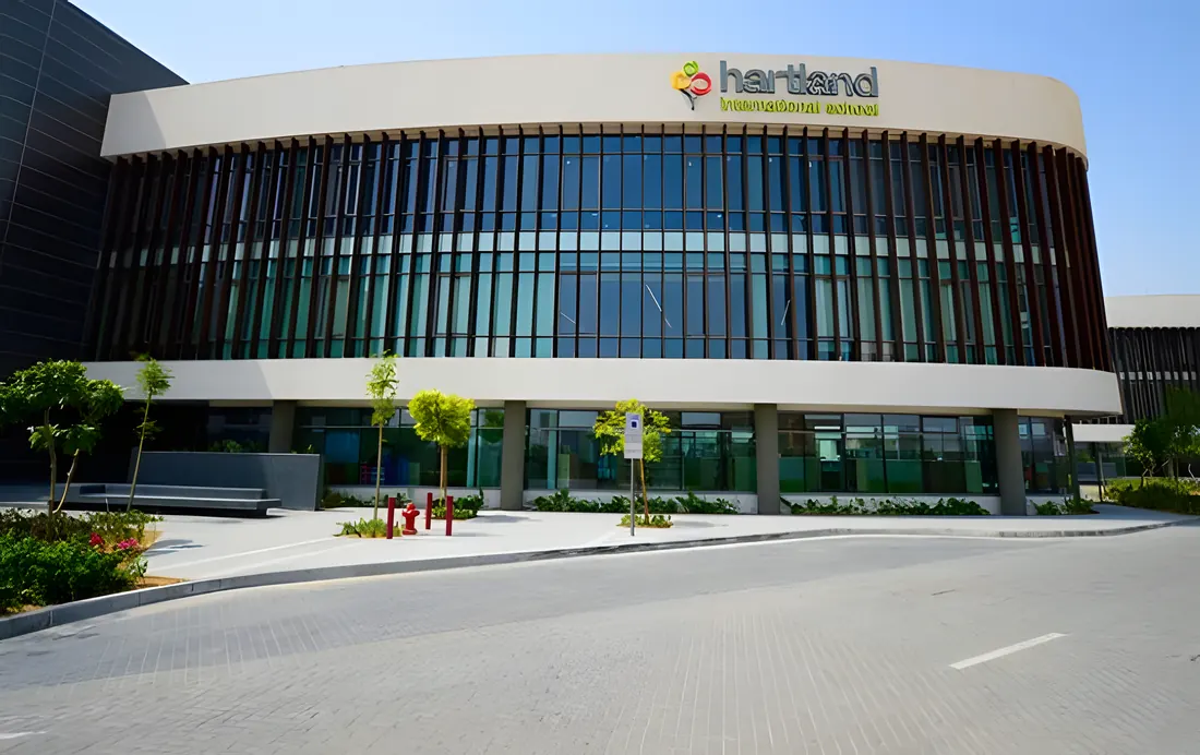 Кампус: Hartland International School